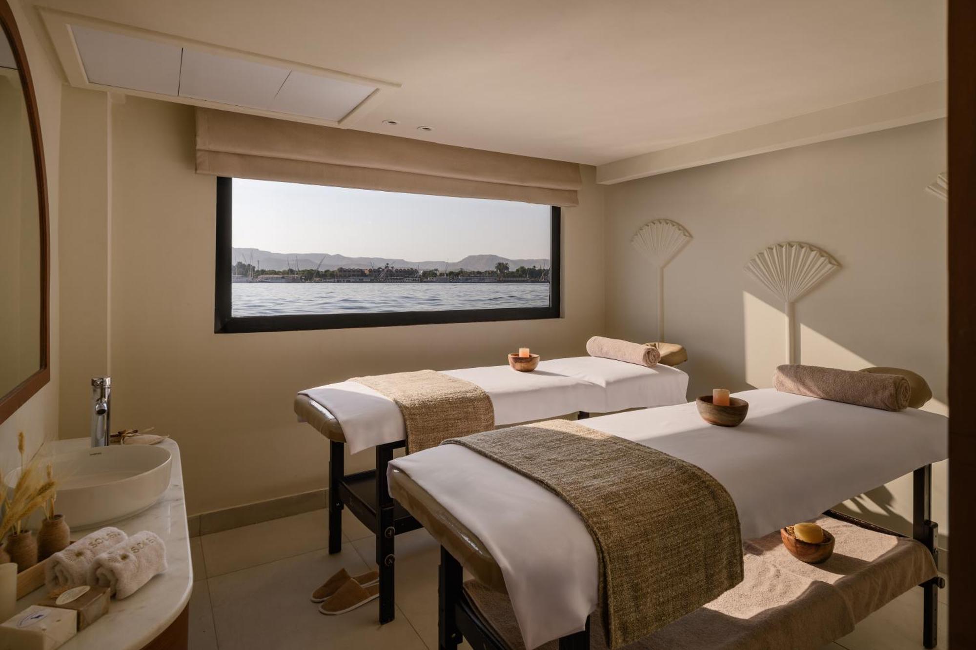 Soleil Nile Cruise - Every Monday From Luxor For 4 & 7 Nights, And Every Friday From Aswan For 3 & 7 Nights Exterior foto